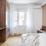 Old Town Bucharest, Luxury 2 Bedrooms * Бухарест