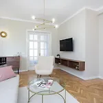 Old Town Bucharest, Luxury 2 Bedrooms Апартаменти Бухарест