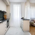 Апартаменти Old Town Bucharest, Luxury 2 Bedrooms