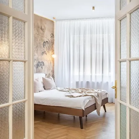 Old Town Bucharest, Luxury 2 Bedrooms Lägenhet *