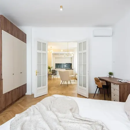Old Town Bucharest, Luxury 2 Bedrooms *