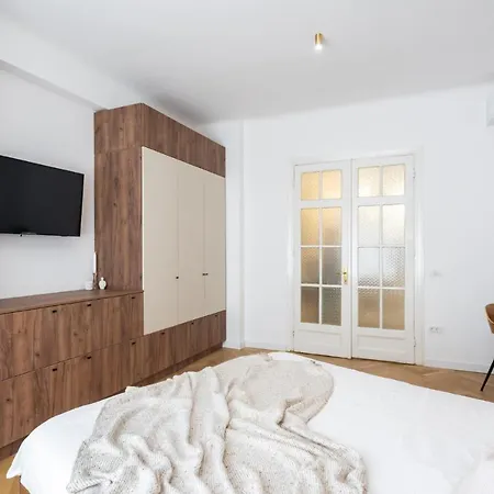 Old Town Bucharest, Luxury 2 Bedrooms Διαμέρισμα