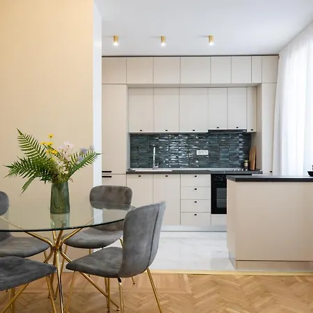 Lägenhet Old Town Bucharest, Luxury 2 Bedrooms