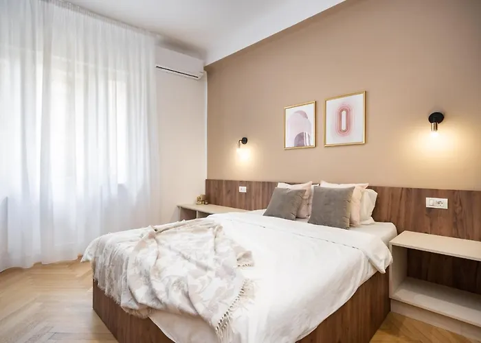Old Town Bucharest, Luxury 2 Bedrooms * Bucareste