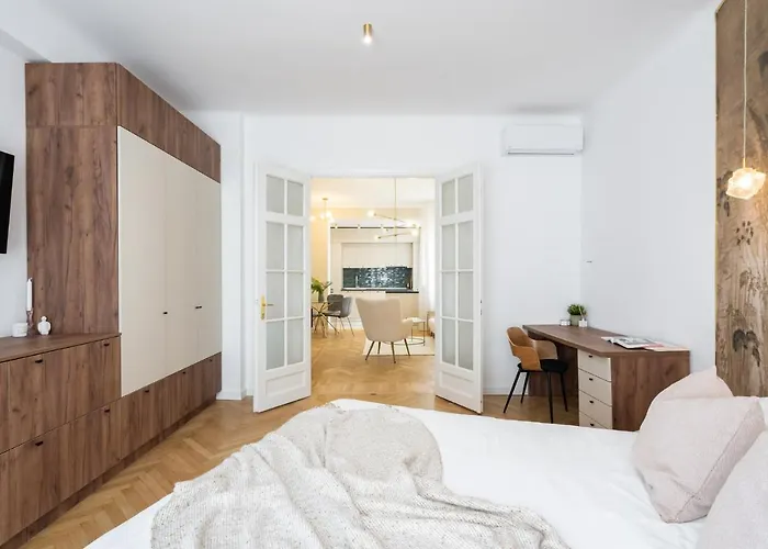 Old Town Bucharest, Luxury 2 Bedrooms *