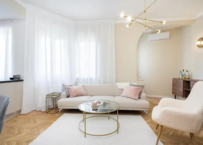 Old Town Bucharest, Luxury 2 Bedrooms *