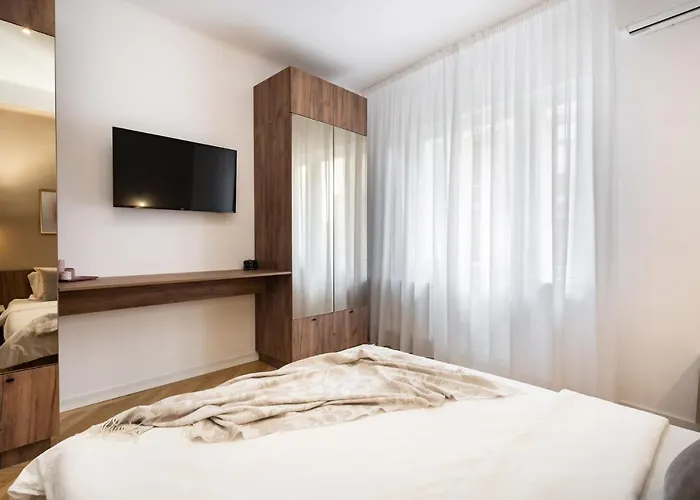 Old Town Bucharest, Luxury 2 Bedrooms *
