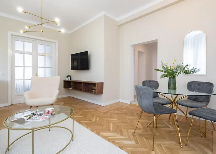 Old Town Bucharest, Luxury 2 Bedrooms Lejlighed Bukarest