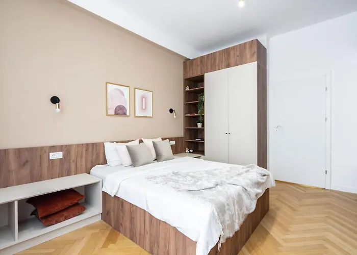 Old Town Bucharest, Luxury 2 Bedrooms *