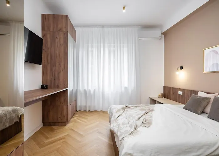 Old Town Bucharest, Luxury 2 Bedrooms *