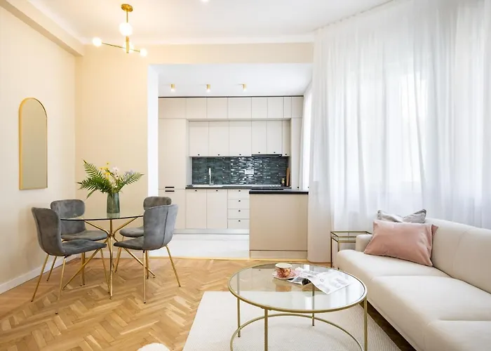 Old Town Bucharest, Luxury 2 Bedrooms *