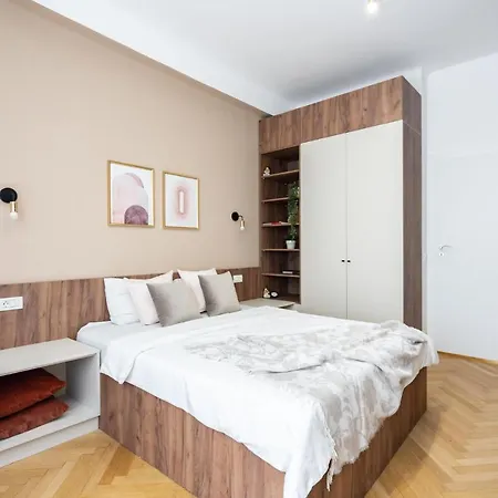 Old Town Bucharest, Luxury 2 Bedrooms *