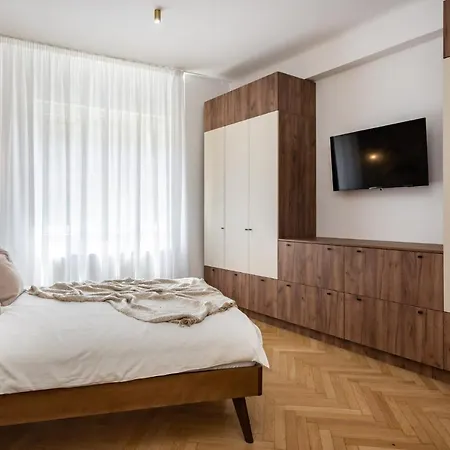Old Town Bucharest, Luxury 2 Bedrooms Apartment Bucharest