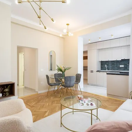 Lägenhet Old Town Bucharest, Luxury 2 Bedrooms