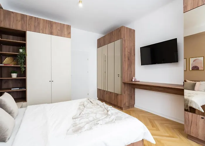 Old Town Bucharest, Luxury 2 Bedrooms * 布加勒斯特