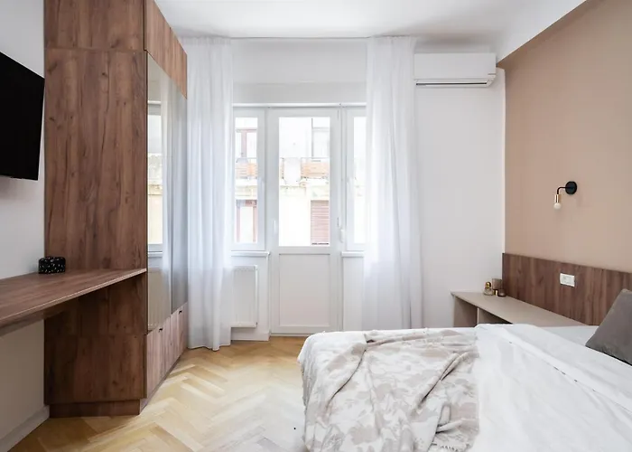 Old Town Bucharest, Luxury 2 Bedrooms * 布加勒斯特